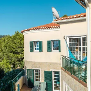 Amazigh Guincho & Albergue Cascais